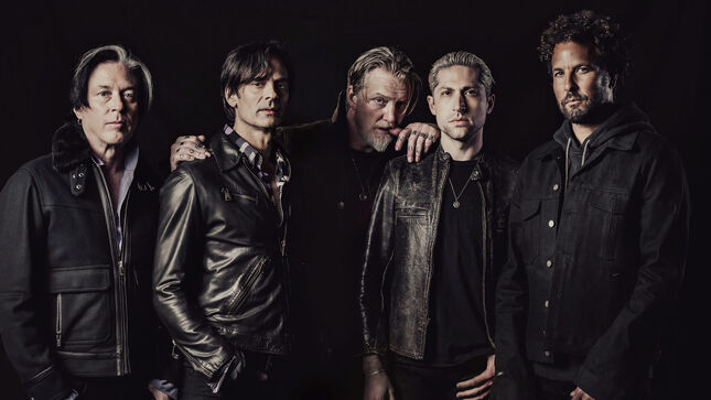 QUEENS OF THE STONE AGE Launch New Video For “Carnavoyeur”