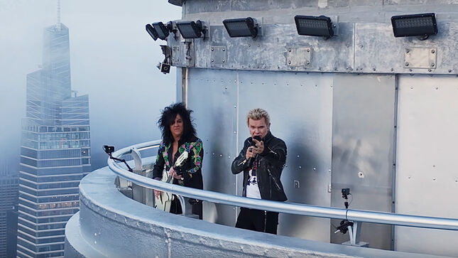 billy-idol-performs-“rebel-yell”-live-at-the-empire-state-building;-video