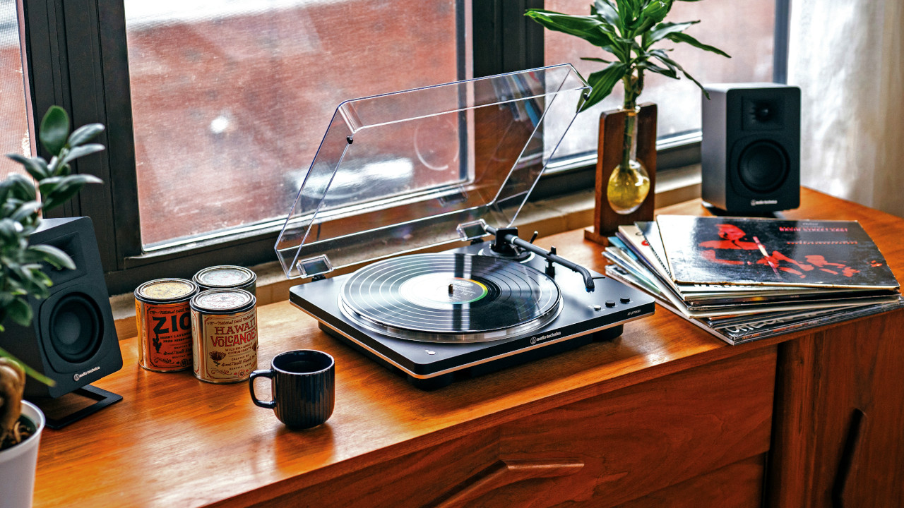 audio-technica-put-a-fresh-spin-on-their-range-with-the-“ultimate-beginner-turntable”