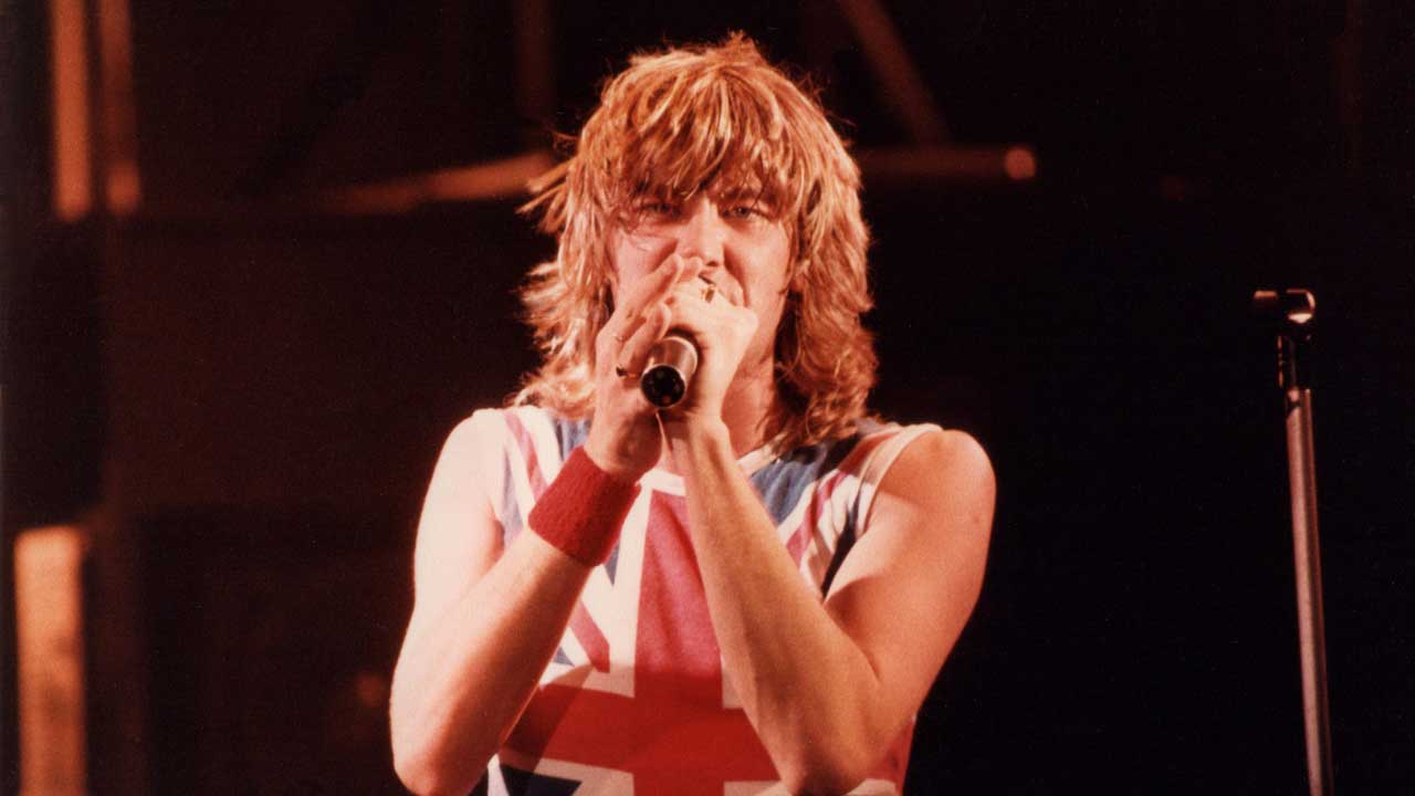 “we-always-play-uk-tours-even-if-we’re-operating-at-a-loss”:-joe-elliott-on-the-importance-of-britain-to-def-leppard