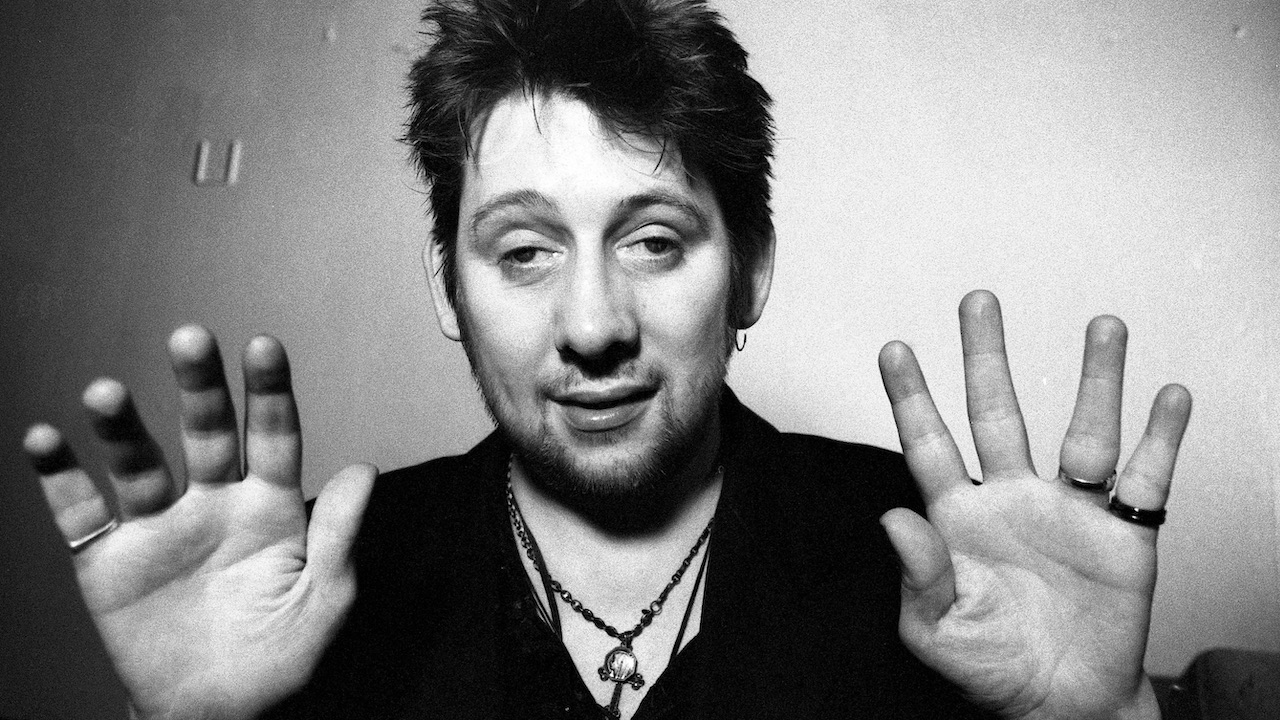 “it’s-loud,-it’s-obnoxious,-it’s-brainless,-and-it’s-definitely-not-music-for-wimps.”-when-the-pogues’-shane-macgowan-reviewed-singles-by-deep-purple,-the-smiths,-robert-fripp,-dire-straits,-nico-and-more