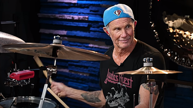 chad-smith-hears-bring-me-the-horizon-for-the-first-time-without-drum-tracks;-teaches-himself-to-play-“can-you-feel-my-heart”-(video)