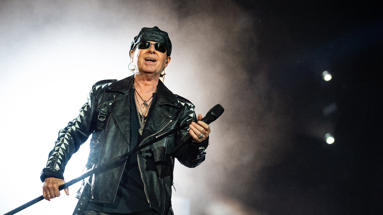 “a-performance-worthy-of-their-own-legendary-status.”-scorpions-rock-wacken-open-air-like-a-hurricane