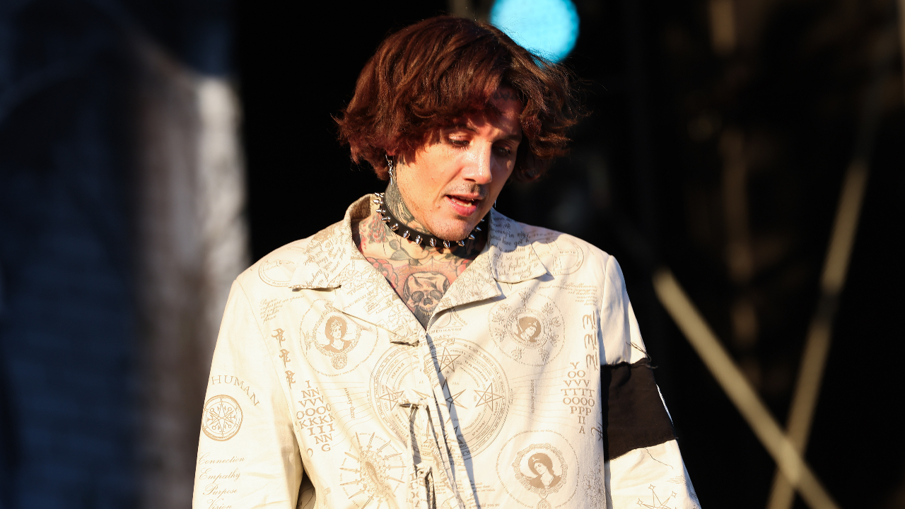 bring-me-the-horizon’s-oli-sykes-reveals-that-he-“fell-back-into-drugs”-during-the-pandemic:-“i-was-just-so-bored”