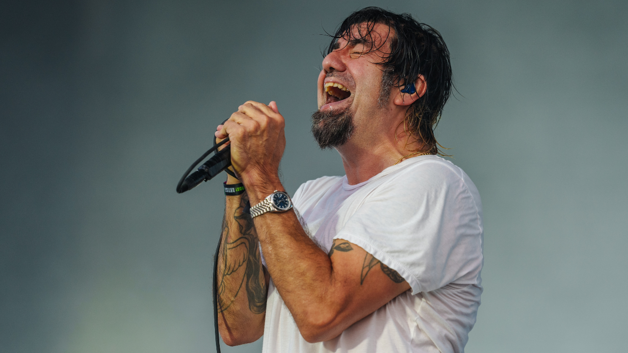 watch-deftones-give-very-rare-performance-of-white-pony-classic-passenger-at-lollapalooza-this-weekend