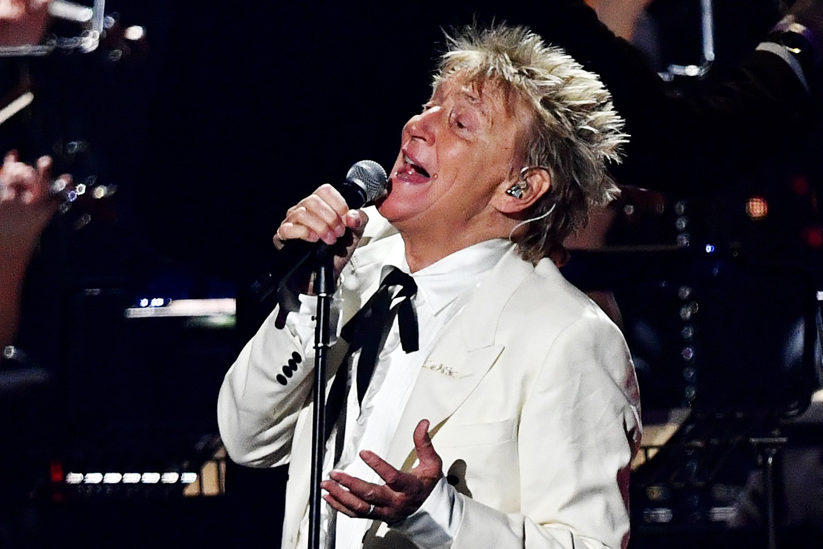 rod-stewart-adds-12-new-concerts-for-spring-2025