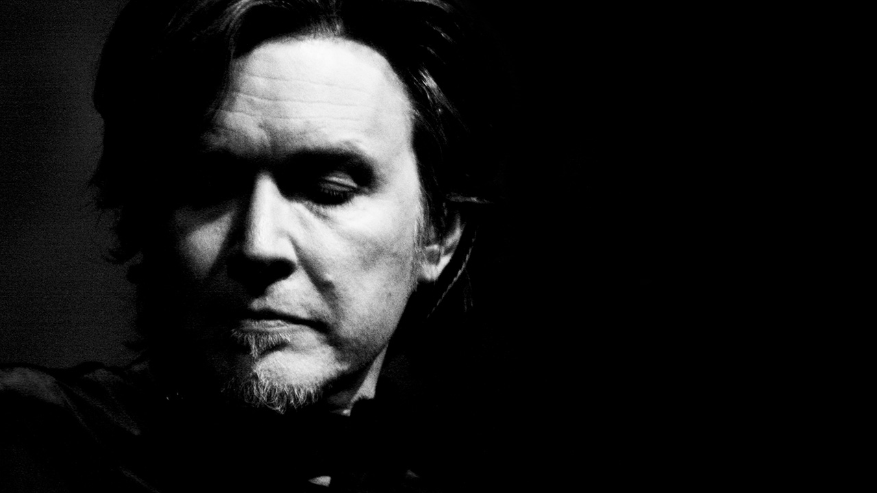 david-sylvian’s-career-spanning-everything-and-nothing-gets-first-ever-vinyl-release