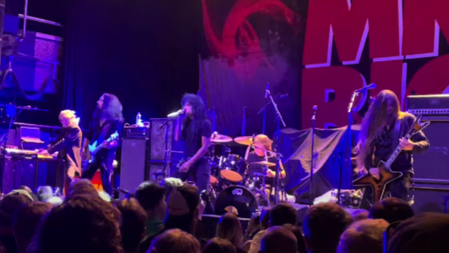 watch-anthrax-frontman-joey-belladonna-perform-with-dio-disciples-in-oslo;-fan-filmed-video