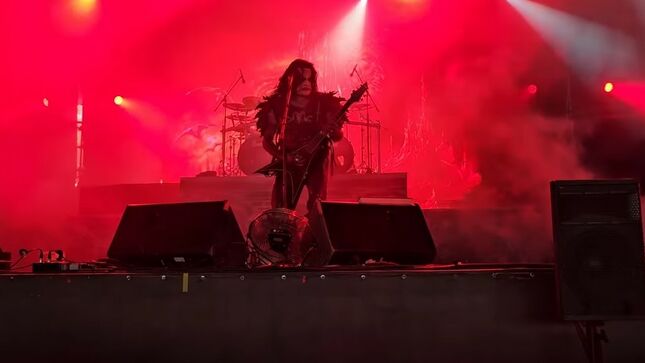 abbath-performs-immortal-classics-“damned-in-black”,-“withstand-the-fall-of-time”-live-in-budapest;-fan-filmed-video-streaming