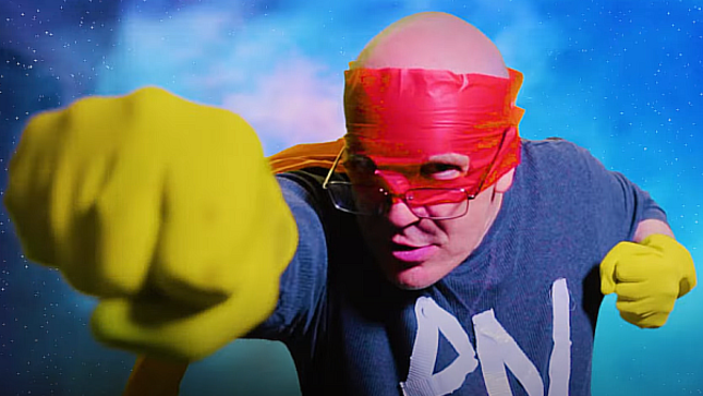 devin-townsend-explains-what-a-powernerd-is-in-new-video