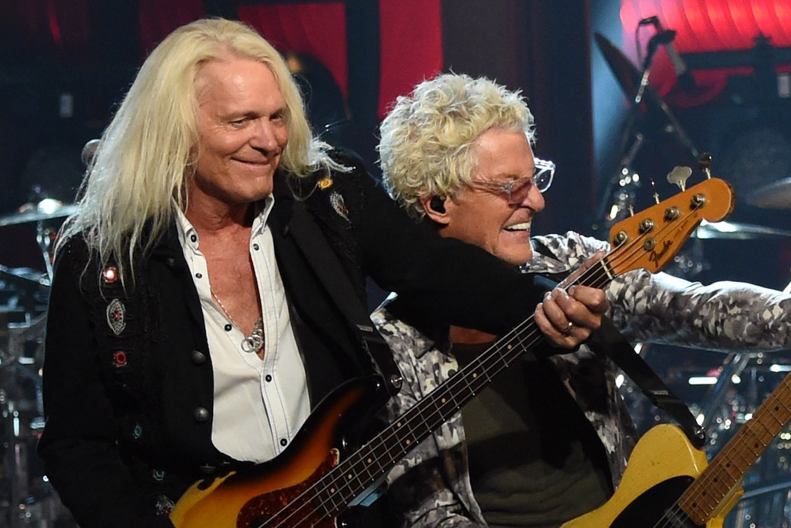 is-bad-posture-keeping-reo-speedwagon’s-bruce-hall-off-the-road?