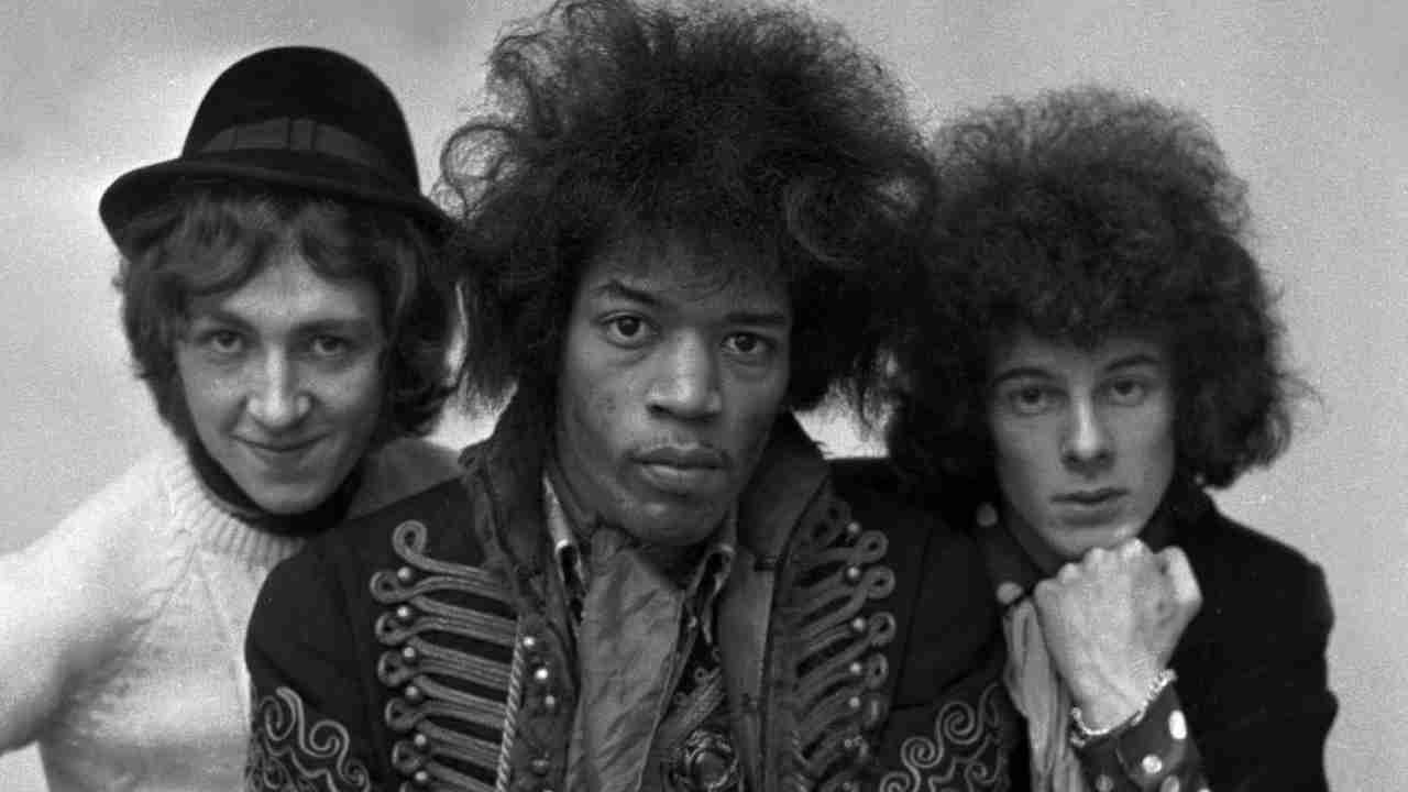“it-gets-tiring-doing-the-same-thing.-in-this-life,-you-gotta-do-what-you-want,-you-gotta-let-your-mind-and-fancy-flow-free”:-the-epic-story-of-jimi-hendrix’s-axis:-bold-as-love,-the-heart-of-the-guitarist‘s-holy-trinity