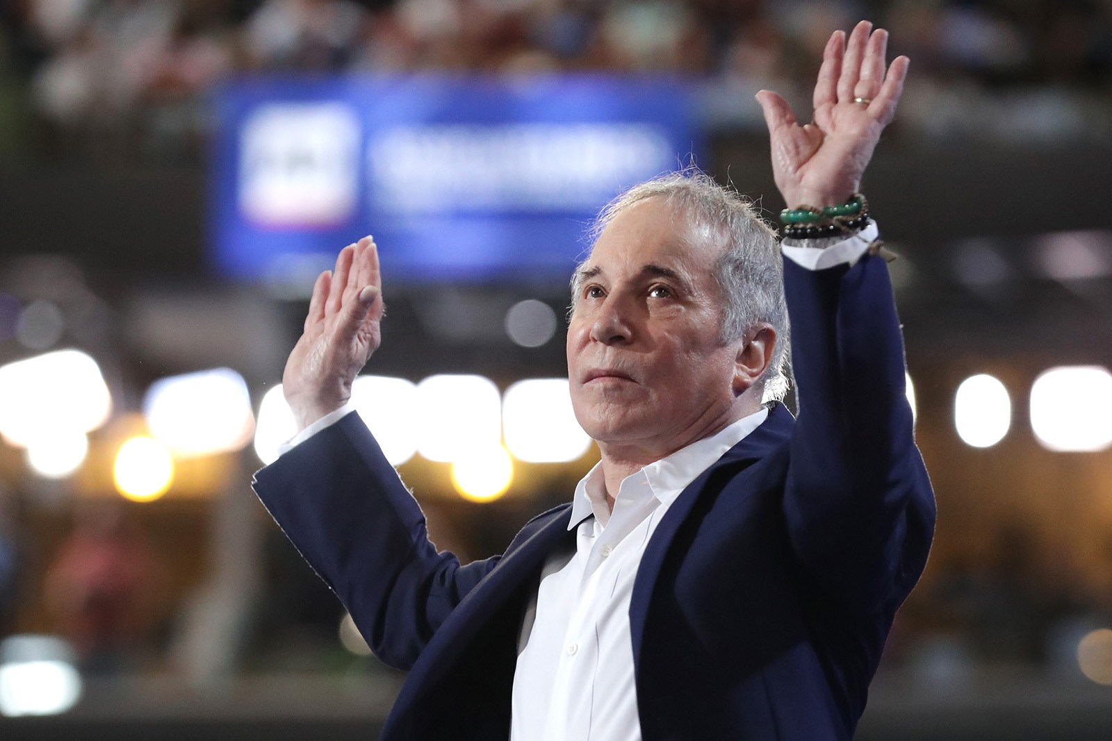 Paul Simon Hopes to Play a Full Concert