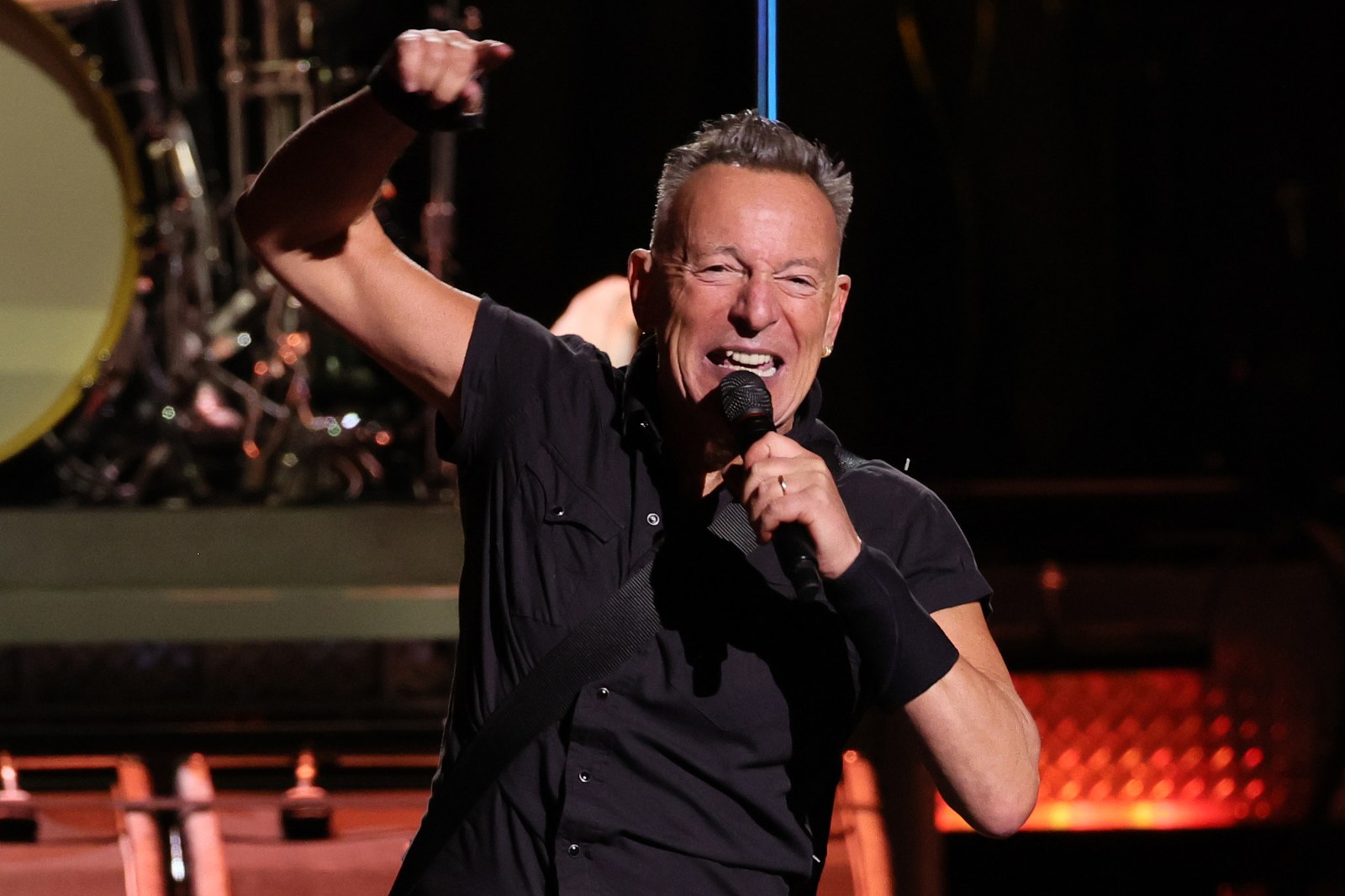 bruce-springsteen-plays-final-show-of-2024:-set-list-and-video