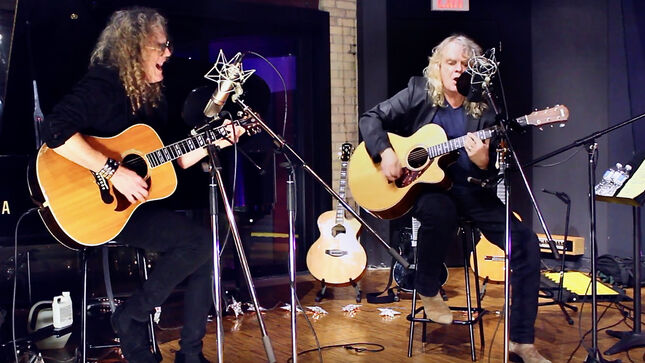 CARL DIXON And SEAN KELLY Perform Acoustic Renditions Of BTO, TROOPER, And ANNE MURRAY Classics; Video