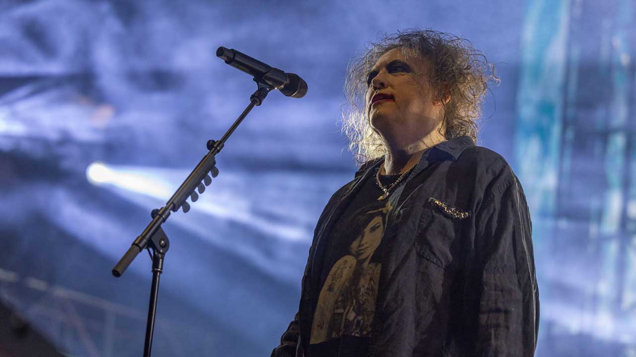 the-cure-announce-new-live-album-plus-expanded-edition-of-#1-album-songs-of-a-the-lost-world