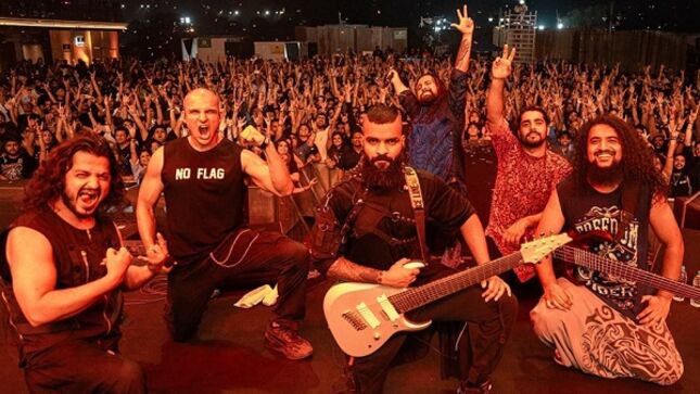 bloodywood-perform-new-songs-“nu-delhi”-and-“tadka”-at-mahindra-indepence-rock-festival-in-mumbai;-fan-filmed-video