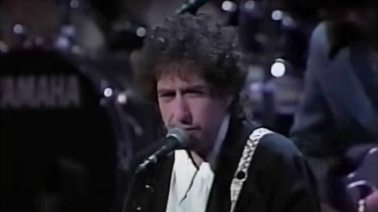 “his-mouth-moved,-but-i’d-have-to-say-he-gave-me-only-30-percent”:-the-night-bob-dylan-trolled-david-letterman-and-a-tv-audience-of-millions