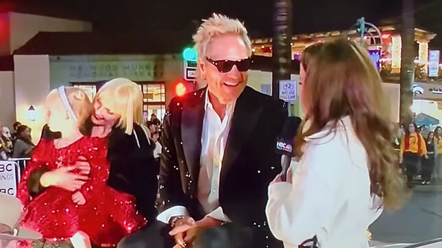 matt-sorum-serves-as-“celebrity-grand-marshal”-at-32nd-annual-palm-springs-festival-of-lights-parade;-video,-photos