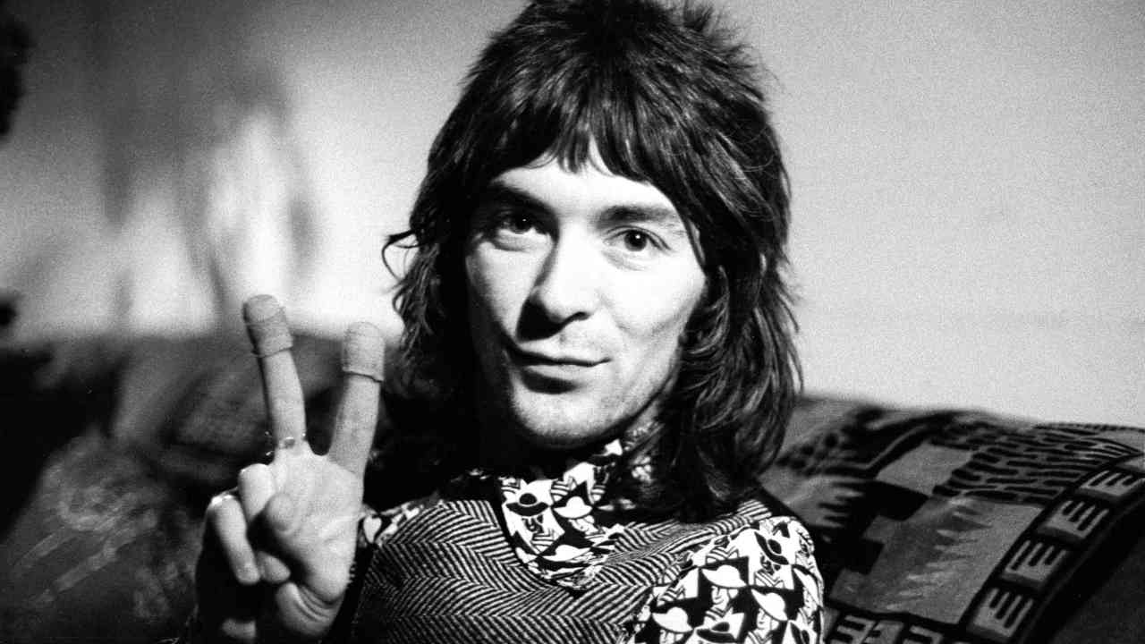 “keith-moon-was-schizophrenic-i-saw-many-sides-of-him-in-half-an-hour.-if-that‘s-not-a-split-personality,-i-don’t-know-what-is”:-late-keyboard-legend-ian-mclagan’s-wild-tales-of-the-stones,-rod-stewart,-bob-dylan-and-more