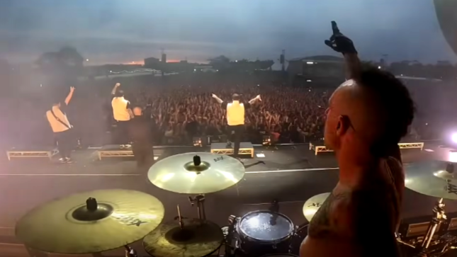 how-sum-41-drummer-frank-zummo-saved-electric-callboy’s-good-things-festival-2024-shows-in-australia-–-“he-learned-the-set-in-5-hours”-(video)