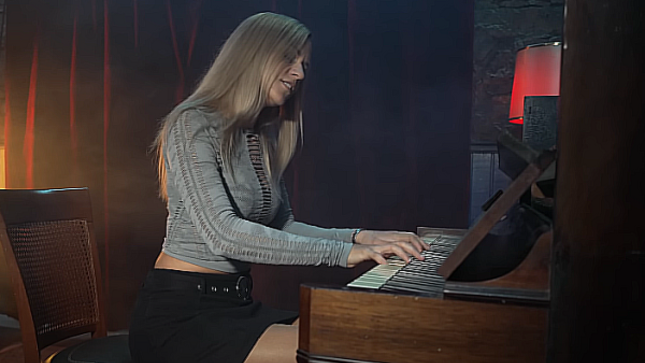 russian-pianist-gamazda-performs-kansas-classic-“dust-in-the-wind”-(video)