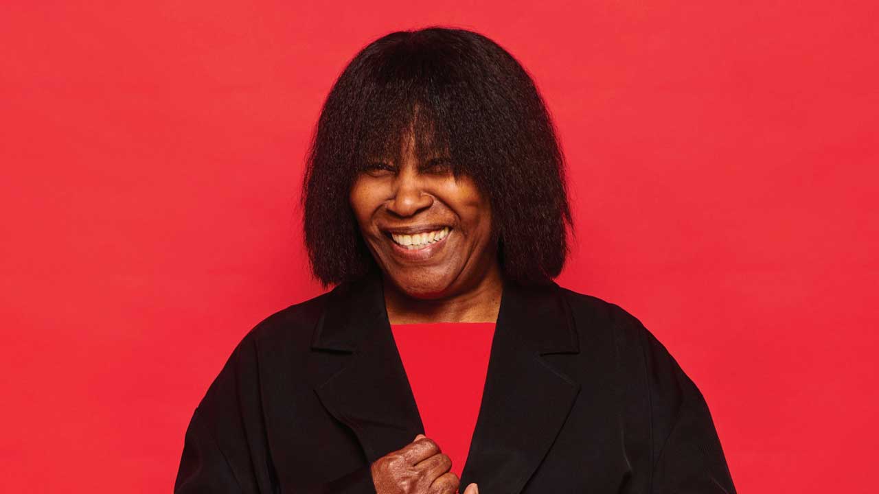 “i-see-reviews-saying:-‘the-band-were-great.’-yeah,-the-‘band’-is-me”:-joan-armatrading-on-her-new-music,-riding-an-elevator-with-leslie-west-and-walking-with-nelson-mandela