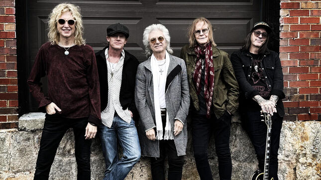 CLOSE ENEMIES Feat. AEROSMITH Bassist TOM HAMILTON Sign With TLG/Virgin; Debut Single Due In January