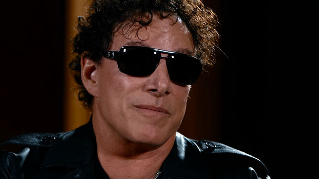 NEAL SCHON Discusses Two Of JOURNEY’s Most Famous 80s Guitar Solos – “I Thought I Was Being A Smartass, And I Went, ‘You Want Simple, Here It Is'”; Video