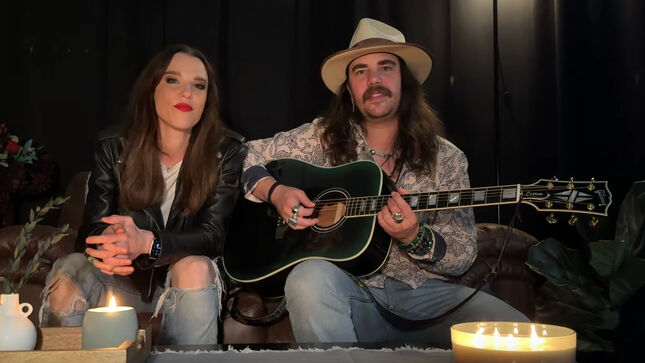 halestorm’s-lzzy-hale-&-joe-hottinger-perform-skid-row,-fleetwood-mac-covers-in-nashville;-video