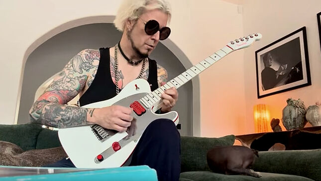 motley-crue-guitarist-john-5-shares-jazz-improv-video