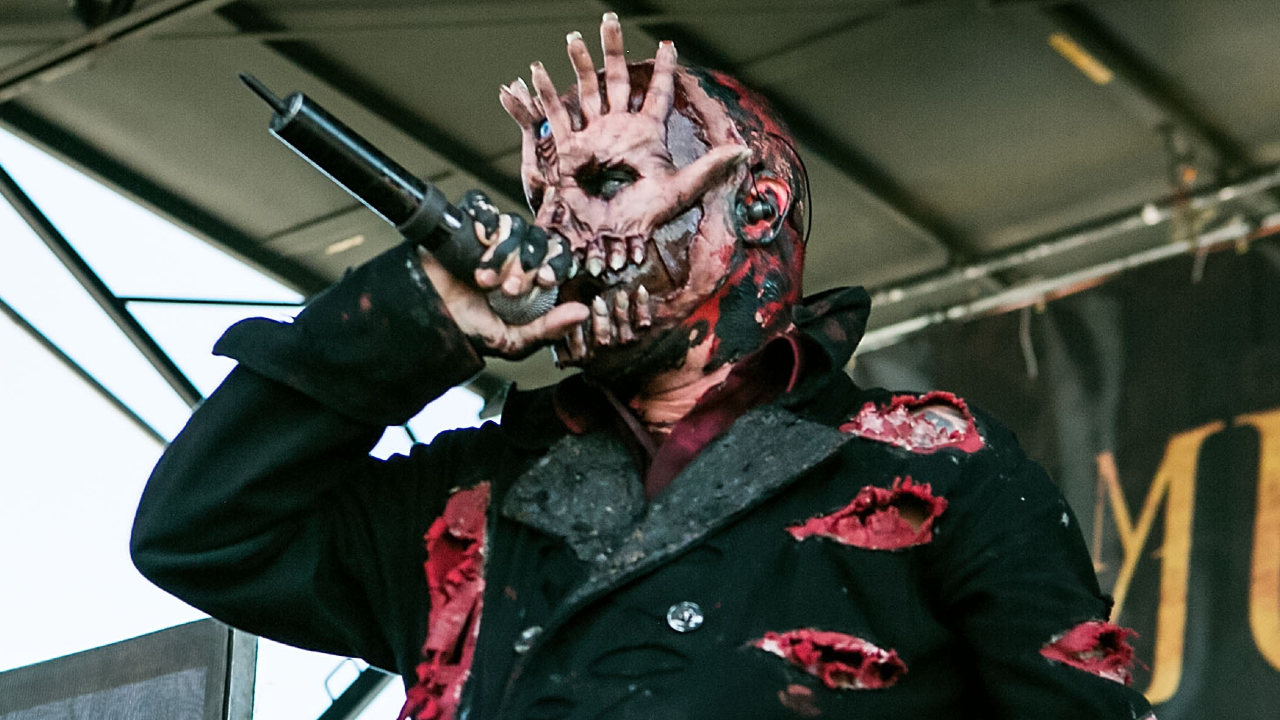 ex-mushroomhead-singer-jeffrey-hatrix-diagnosed-with-cancer,-gofundme-launched