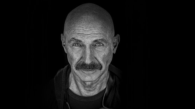 bass-legend-tony-levin-unveils-“road-dogs”-music-video