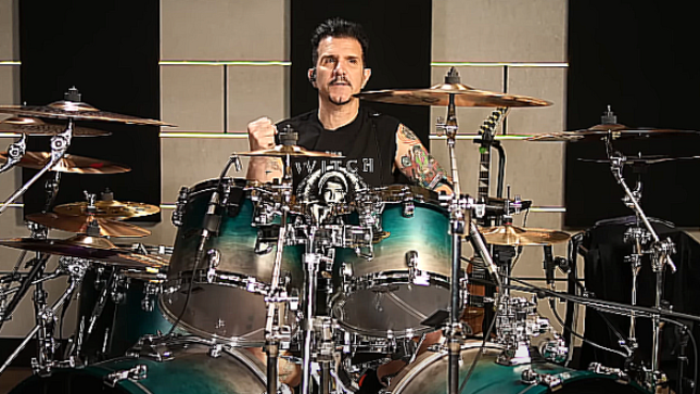 charlie-benante-breaks-down-anthrax-classic-“indians”-for-drumeo-(video)