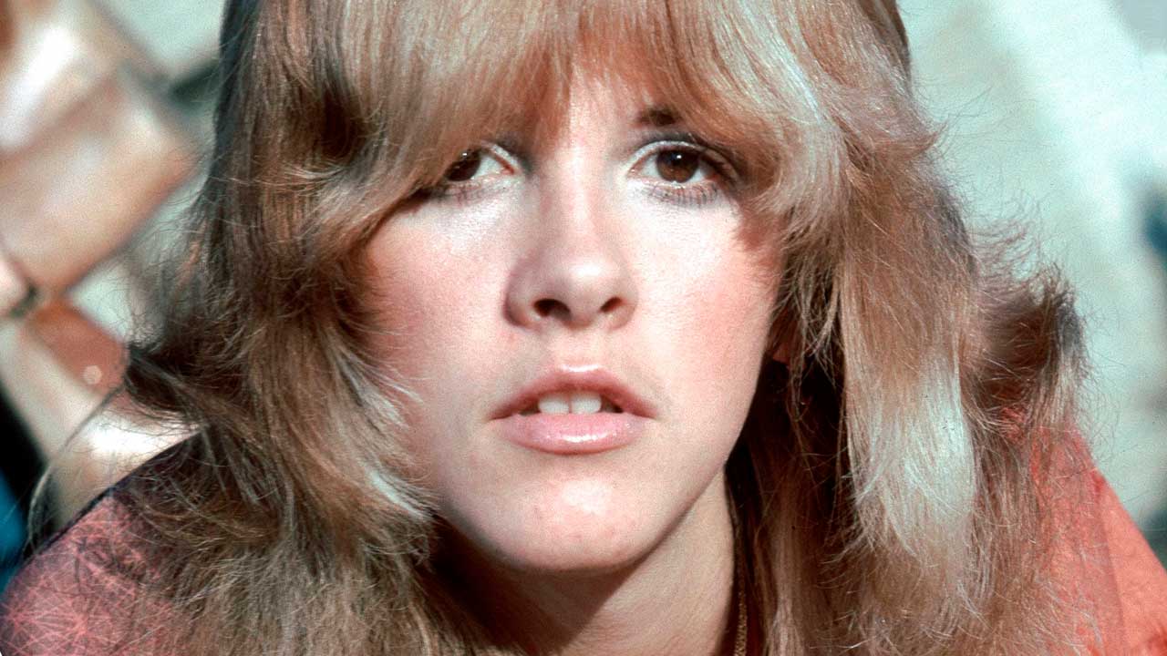 “i-woke-up-three-days-later,-in-france,-in-this-stupid-castle,-and-i’m-thinking:-‘what-just-happened?'”:-how-stevie-nicks-escaped-the-chaos-of-fleetwood-mac-and-soared-solo