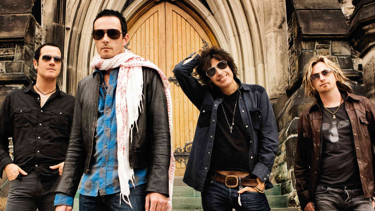 “after-years-of-taking-heroin,-it-becomes-this-black-ooze-that-covers-your-heart-and-you-can’t-feel-the-music-any-more”:-how-stone-temple-pilots-and-scott-weiland-gave-it-one-last-chance-with-their-self-titled-sixth-album