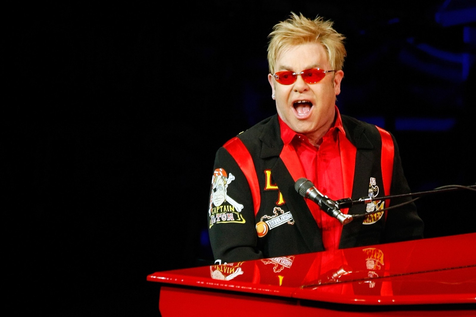 elton-john-wept-as-he-realized-he-was-singing-about-his-death