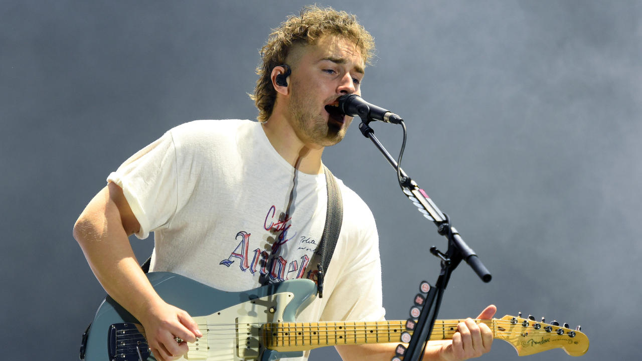 “the-music-industry-is-80-percent,-90-percent-kids-who-are-privately-educated”:-sam-fender-says-music-is-“rigged”-against-working-class