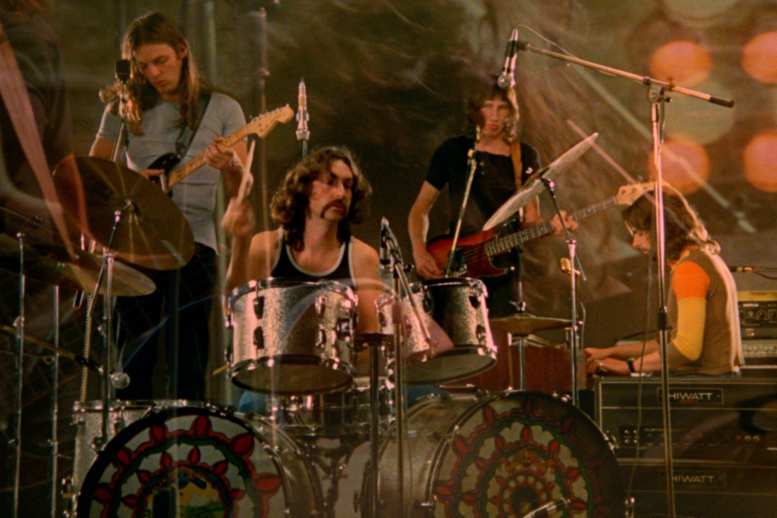 see-pink-floyd’s-new-trailer-for-restored-‘pompeii’-concert-film