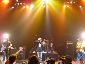 black-flag-roars-back:-punk-icons-announce-reunion-with-new-lineup