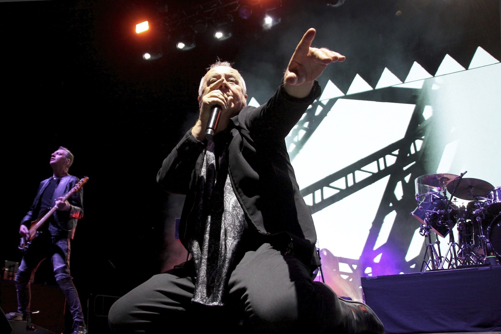 simple-minds-kick-off-north-american-tour:-set-list