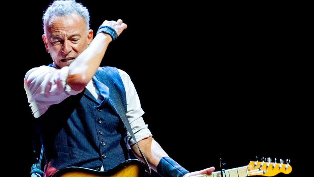 american-federation-of-musicians-wades-into-bruce-springsteen’s-war-of-words-with-donald-trump