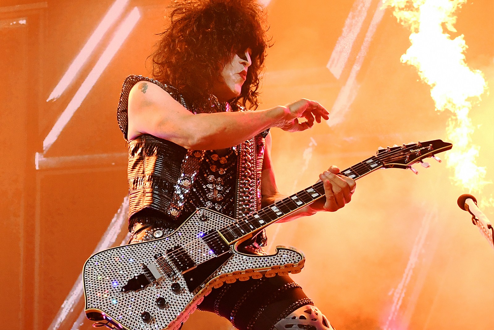 paul-stanley-promises-‘major-changes’-to-kiss-vegas-weekend-plans