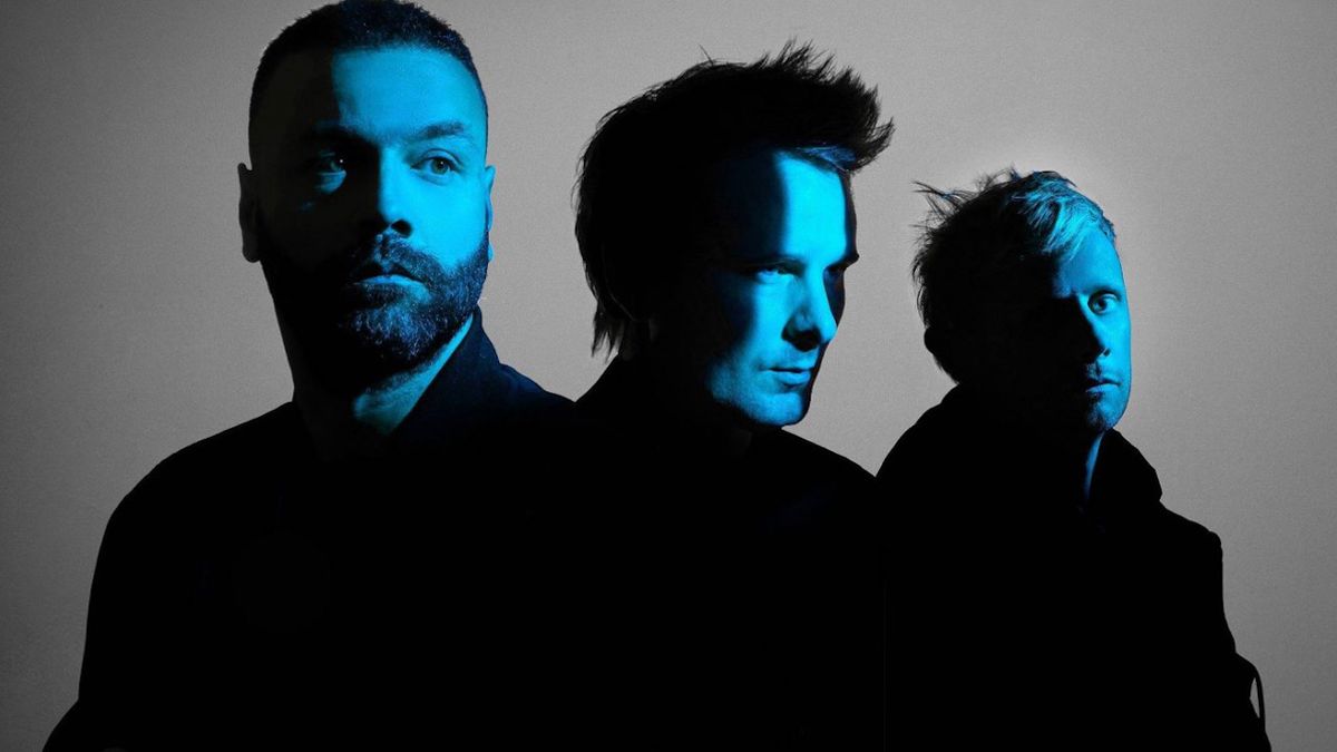 Watch Muse premiere new single Unravelling on the opening night of their European tour